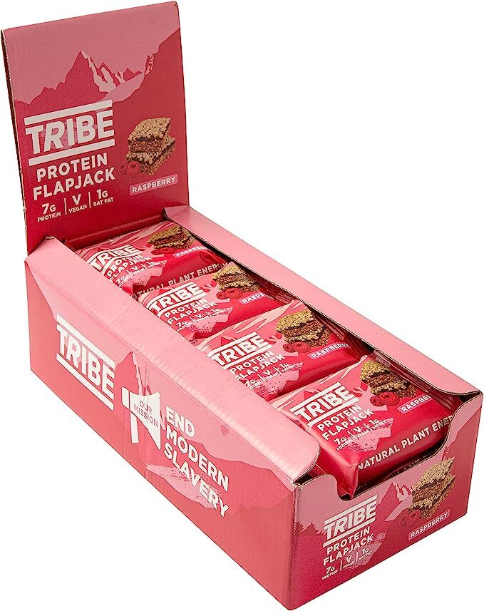Tribe - Protein Flapjack, Hallon - 12 x 50g | Veganska produkterHälsokostProteinerProteinbarsFitness och träning | Apoteka