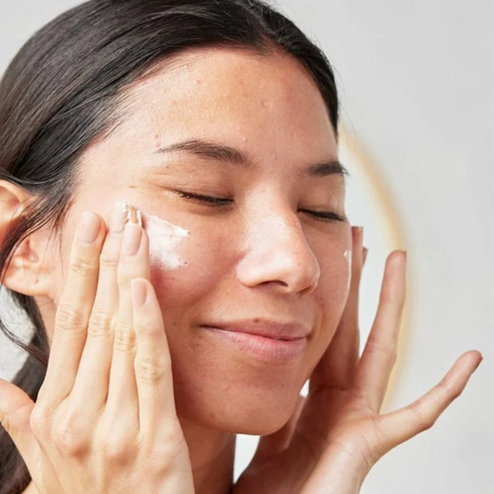 The Body Shop - Vitamin C Glow Boosting Fuktighetskräm, 50 ml - Bild 7