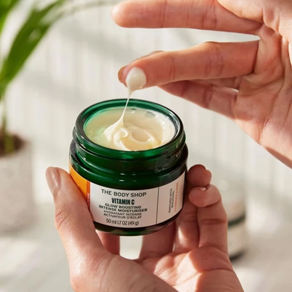 The Body Shop - Vitamin C Glow Boosting Fuktighetskräm, 50 ml - Bild 9