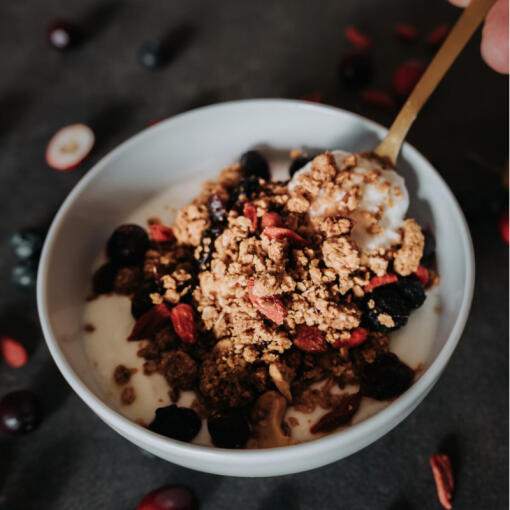 Vitalvibe - Granola Wild Berry Ekologisk, 700 g - Bild 2